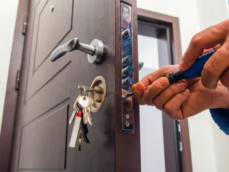 Porta blindada em Petrópolis – instalação e manutenção